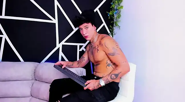 Snapshot of JUSTIN_FULLER1 chatting on February 2025 04:44:01 PM JUSTIN FULLER1 online show from February 2025 04:44:01 PM