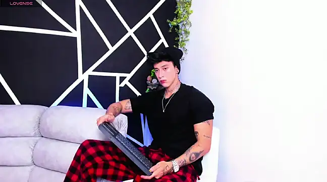 Snapshot of JUSTIN_FULLER1 chatting on February 2025 07:28:02 PM JUSTIN FULLER1 online show from February 2025 07:28:02 PM