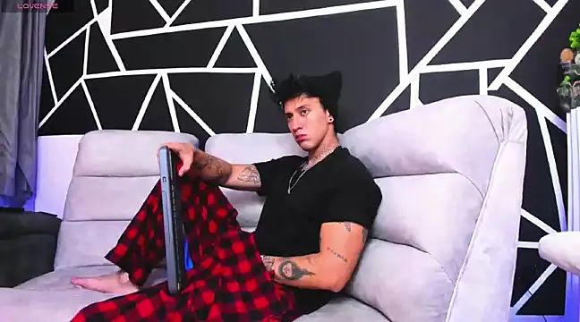 Snapshot of JUSTIN_FULLER1 chatting on February 2025 01:58:02 AM JUSTIN FULLER1 online show from February 2025 01:58:02 AM