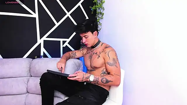 Snapshot of JUSTIN_FULLER1 chatting on February 2025 11:30:01 PM JUSTIN FULLER1 online show from February 2025 11:30:01 PM