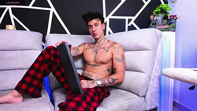 Snapshot of JUSTIN_FULLER1 chatting on February 2025 10:42:01 PM JUSTIN FULLER1 online show from February 2025 10:42:01 PM