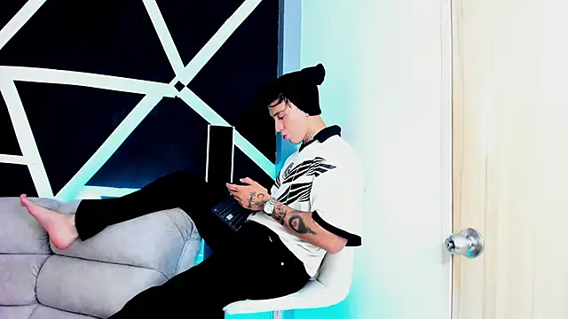 Snapshot of JUSTIN_FULLER1 chatting on September 2025 07:03:02 PM JUSTIN FULLER1 online show from September 2025 07:03:02 PM