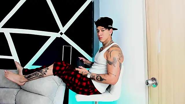 Snapshot of JUSTIN_FULLER1 chatting on October 2025 06:43:01 PM JUSTIN FULLER1 online show from October 2025 06:43:01 PM