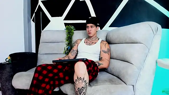 Snapshot of JUSTIN_FULLER1 chatting on October 2025 04:17:02 PM JUSTIN FULLER1 online show from October 2025 04:17:02 PM