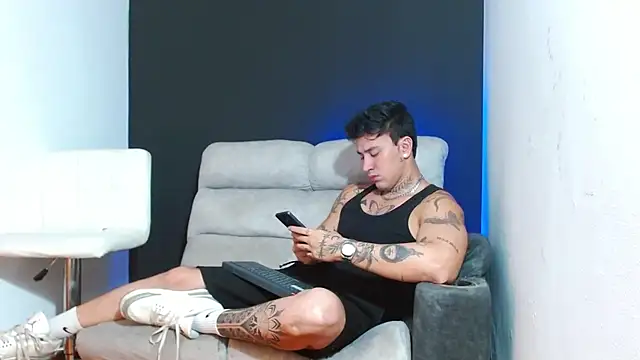 Snapshot of JUSTIN_FULLER1 chatting on February 2026 11:14:01 PM JUSTIN FULLER1 online show from February 2026 11:14:01 PM