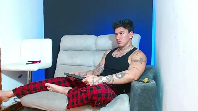 JUSTIN FULLER1 online show from March 2026 04:06:02 AM