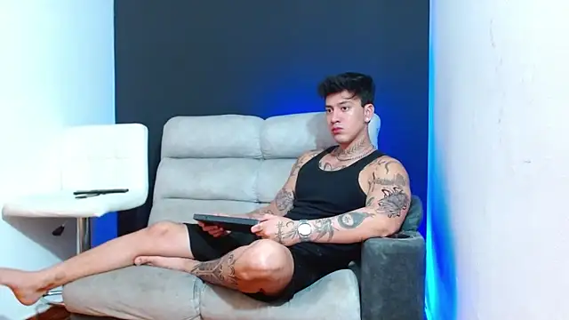 JUSTIN FULLER1 online show from April 2026 04:26:01 PM