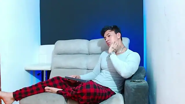 JUSTIN FULLER1 online show from April 2026 08:02:02 PM