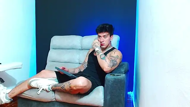 Snapshot of JUSTIN_FULLER1 chatting on May 2026 01:00:01 AM JUSTIN FULLER1 online show from May 2026 01:00:01 AM