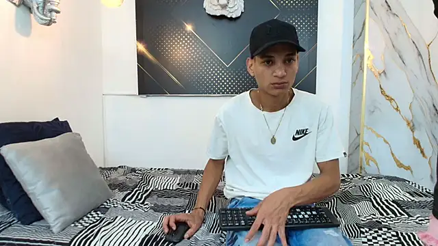 Snapshot of JordanAndAndrew chatting on September 2025 07:36:02 PM JordanAndAndrew online show from September 2025 07:36:02 PM