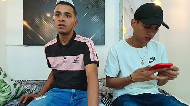 Snapshot of JordanAndAndrew chatting on November 2025 08:10:01 PM JordanAndAndrew online show from November 2025 08:10:01 PM