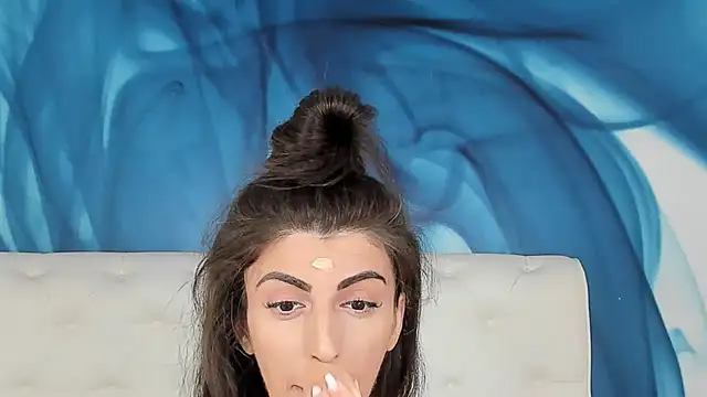 SkinnyDolly online show from October 2025 02:10:01 AM