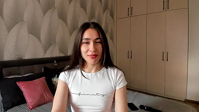 Bambiii bby online show from February 2025 03:34:02 AM