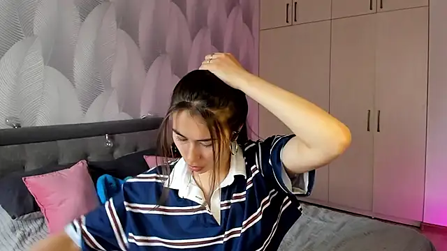 Bambiii bby online show from September 2025 08:14:02 AM