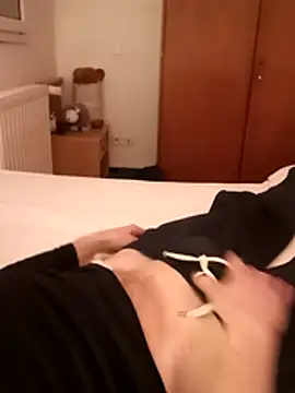 Snapshot of crems77 chatting on February 2026 10:25:02 PM crems77 online show from February 2026 10:25:02 PM