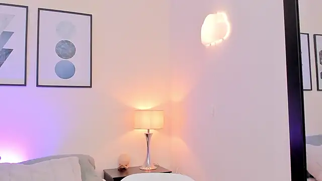 JulianaWaldo online show from September 2025 02:55:01 PM