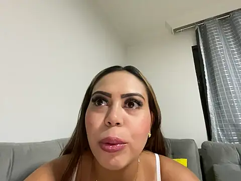 lariic online show from March 2025 10:06:02 PM