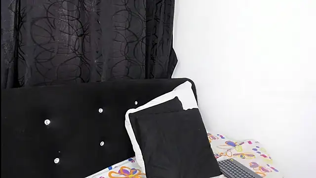 skaysanchez1 online show from March 2025 03:07:01 PM