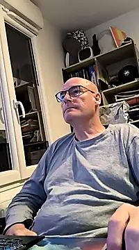 bogland33 online show from March 2025 06:53:01 PM