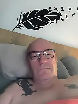 Snapshot of bogland33 chatting on June 2026 08:58:01 PM bogland33 online show from June 2026 08:58:01 PM