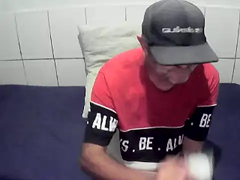 Snapshot of pierdona chatting on May 2026 08:06:02 PM pierdona online show from May 2026 08:06:02 PM