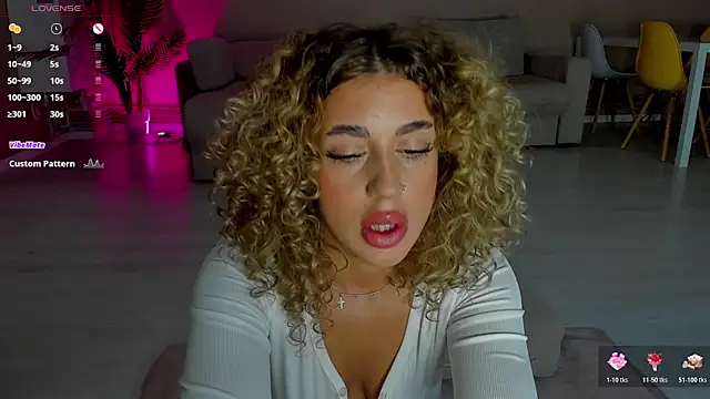 CurlyAnt0 online show from November 2025 08:17:02 AM