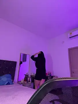 Snapshot of AuroraFiore chatting on February 2026 01:00:02 AM AuroraFiore online show from February 2026 01:00:02 AM