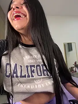 Snapshot of AuroraFiore chatting on February 2026 01:50:01 AM AuroraFiore online show from February 2026 01:50:01 AM