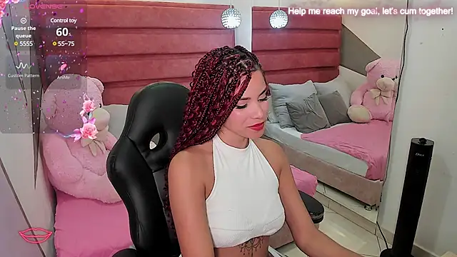 Snapshot of anna__duff chatting on January 2025 04:12:01 AM anna duff online show from January 2025 04:12:01 AM