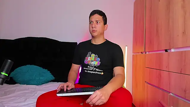 ANDREZALVAREZ online show from November 2025 01:55:02 PM