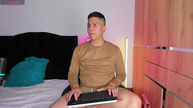 ANDREZALVAREZ online show from November 2025 03:18:02 AM