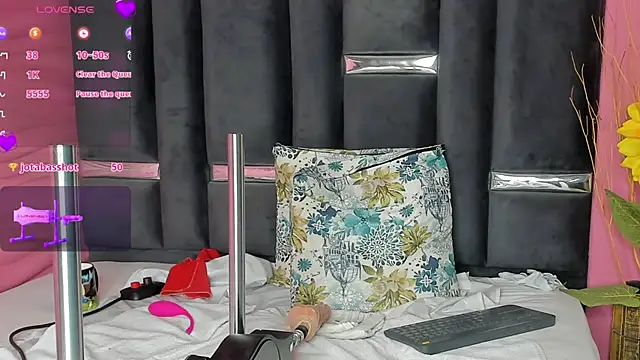 kinky polar online show from February 2025 08:11:01 AM