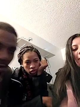 Snapshot of lightskinnbrazzy chatting on March 2025 05:20:02 AM lightskinnbrazzy online show from March 2025 05:20:02 AM