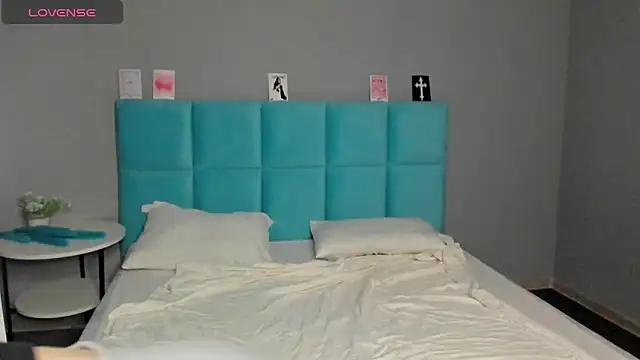 Snapshot of Esme_Runn chatting on December 2024 10:28:02 AM Esme Runn online show from December 2024 10:28:02 AM