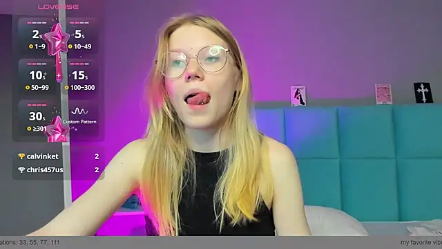 Snapshot of Esme_Runn chatting on December 2024 04:39:02 PM Esme Runn online show from December 2024 04:39:02 PM