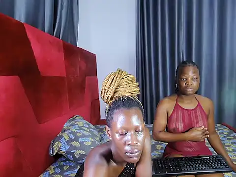 Snapshot of Crystal_x_ebony chatting on June 2026 03:09:01 AM Crystal x ebony online show from June 2026 03:09:01 AM