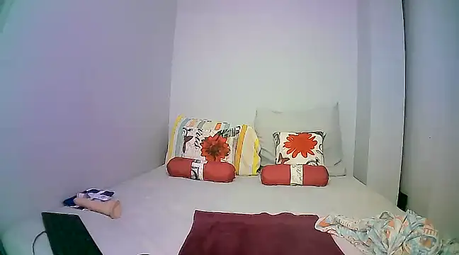 Snapshot of Down_to_earth_girl chatting on December 2024 08:23:02 PM Down to earth girl online show from December 2024 08:23:02 PM