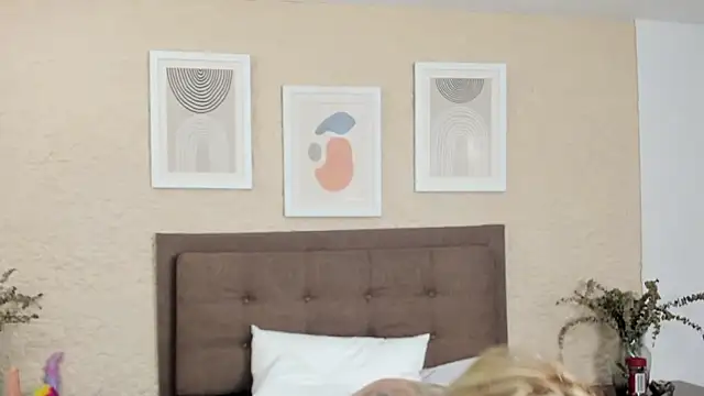 CarolinaGlamour online show from October 2025 02:22:02 AM