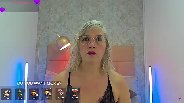 Snapshot of CarolinaGlamour chatting on May 2026 10:55:02 AM CarolinaGlamour online show from May 2026 10:55:02 AM