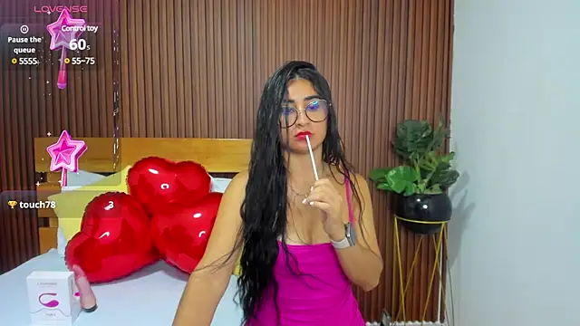 evelin leroy online show from February 2025 03:14:01 PM