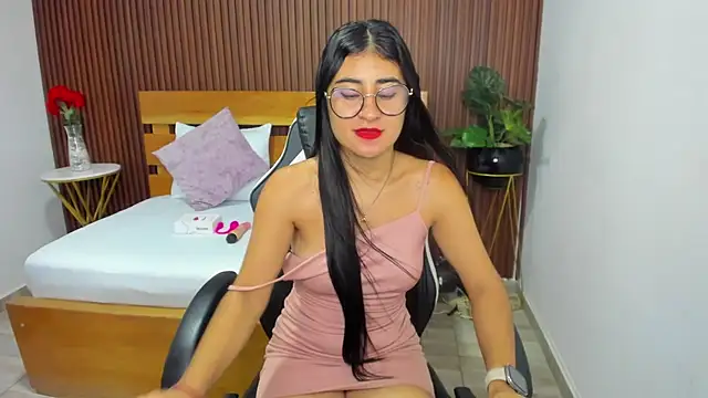 evelin leroy online show from March 2025 12:09:02 PM