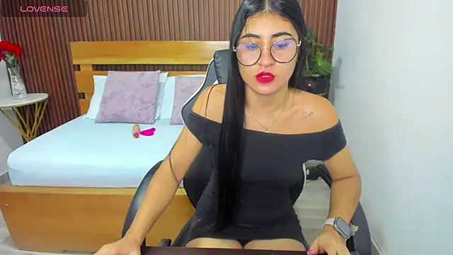 evelin leroy online show from March 2025 12:02:02 PM