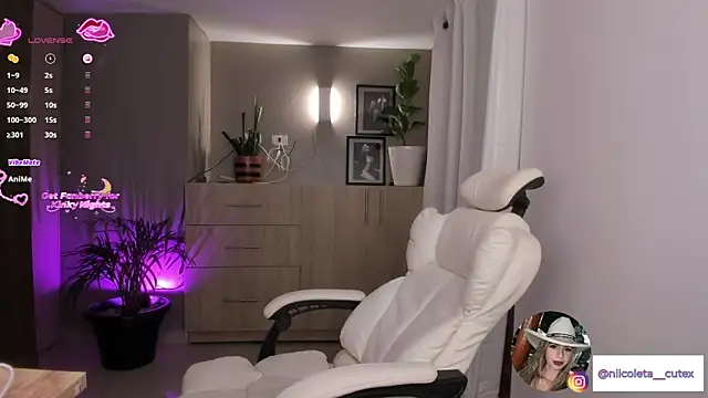 Niicoleta online show from April 2026 07:45:01 AM