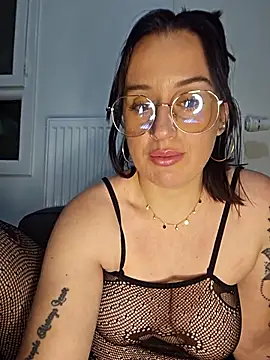 lindsay 33off online show from February 2026 09:21:01 PM