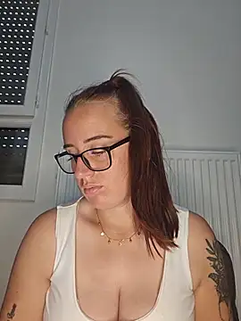 Snapshot of lindsay_33off chatting on June 2026 07:44:01 AM lindsay 33off online show from June 2026 07:44:01 AM