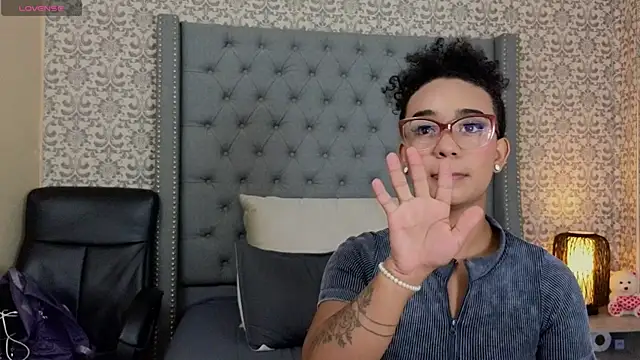 evafoxs online show from March 2025 12:34:01 PM