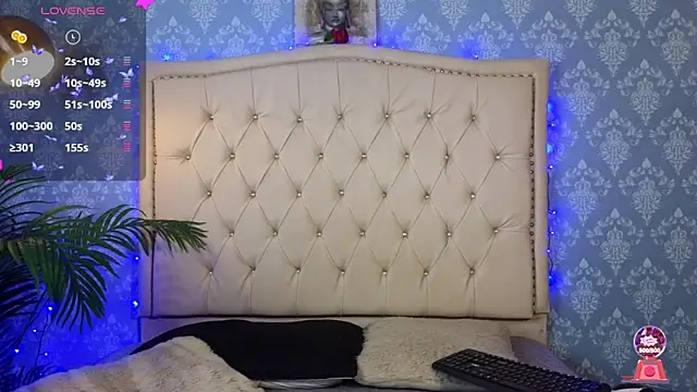 evafoxs online show from September 2025 09:38:01 PM