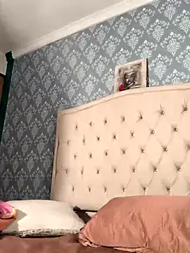 evafoxs online show from October 2025 05:19:02 PM