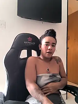 evafoxs online show from November 2025 06:00:02 PM