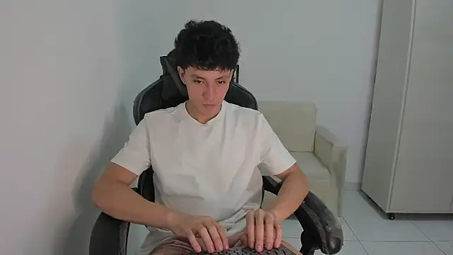 enzo sloran online show from March 2026 04:53:02 AM